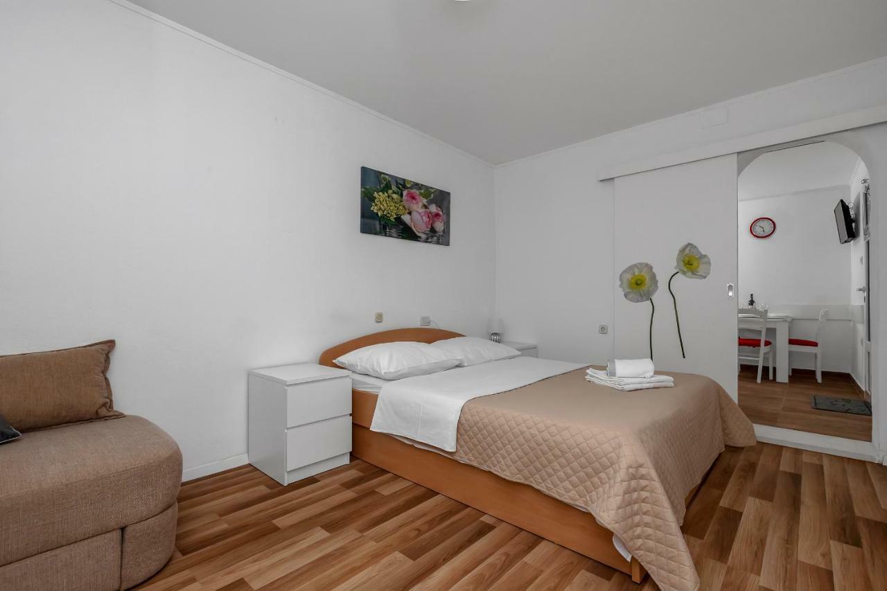 Apartmani Mona Макарська Екстер'єр фото