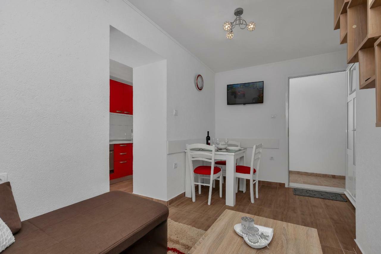 Apartmani Mona Макарська Екстер'єр фото