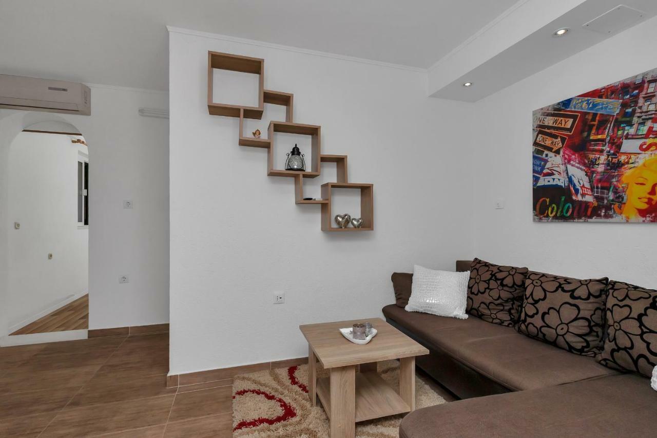 Apartmani Mona Макарська Екстер'єр фото