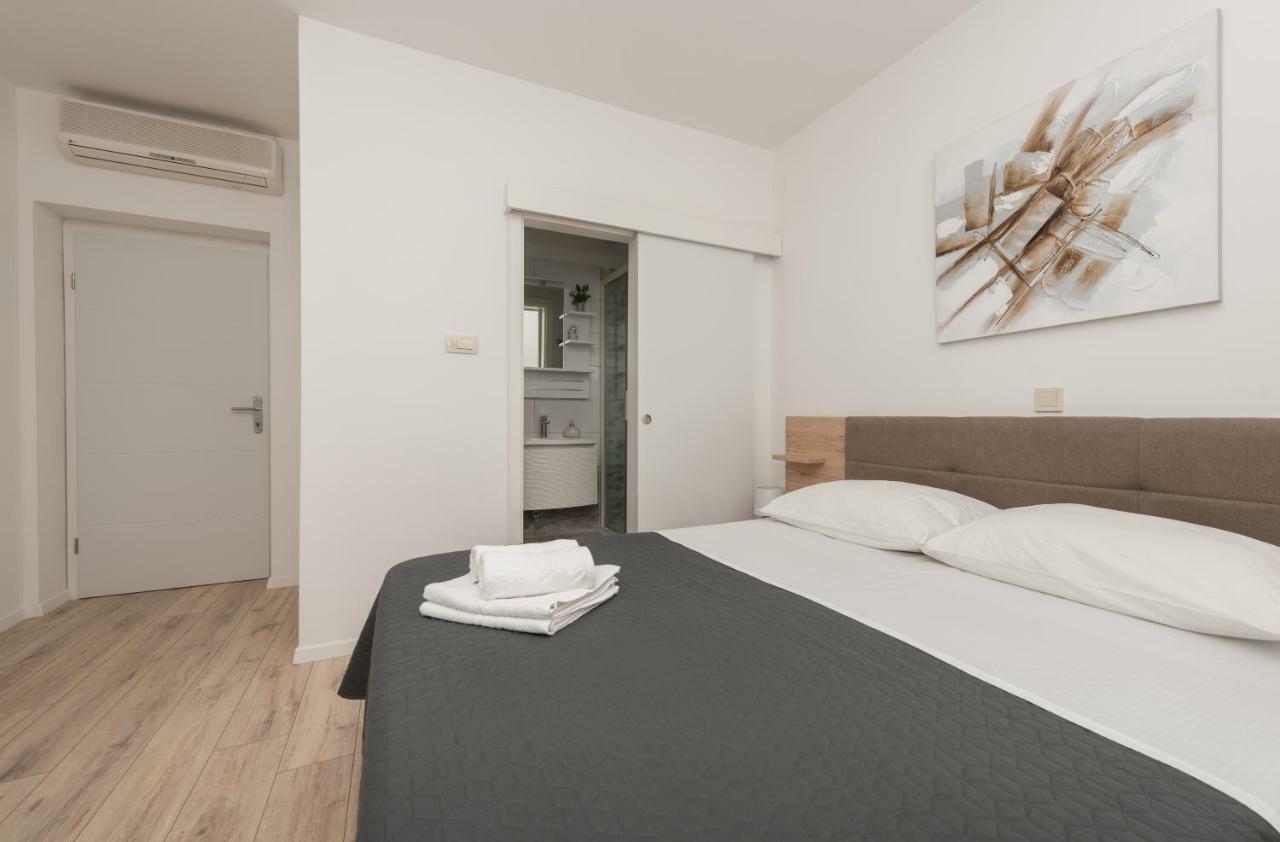 Apartmani Mona Макарська Екстер'єр фото