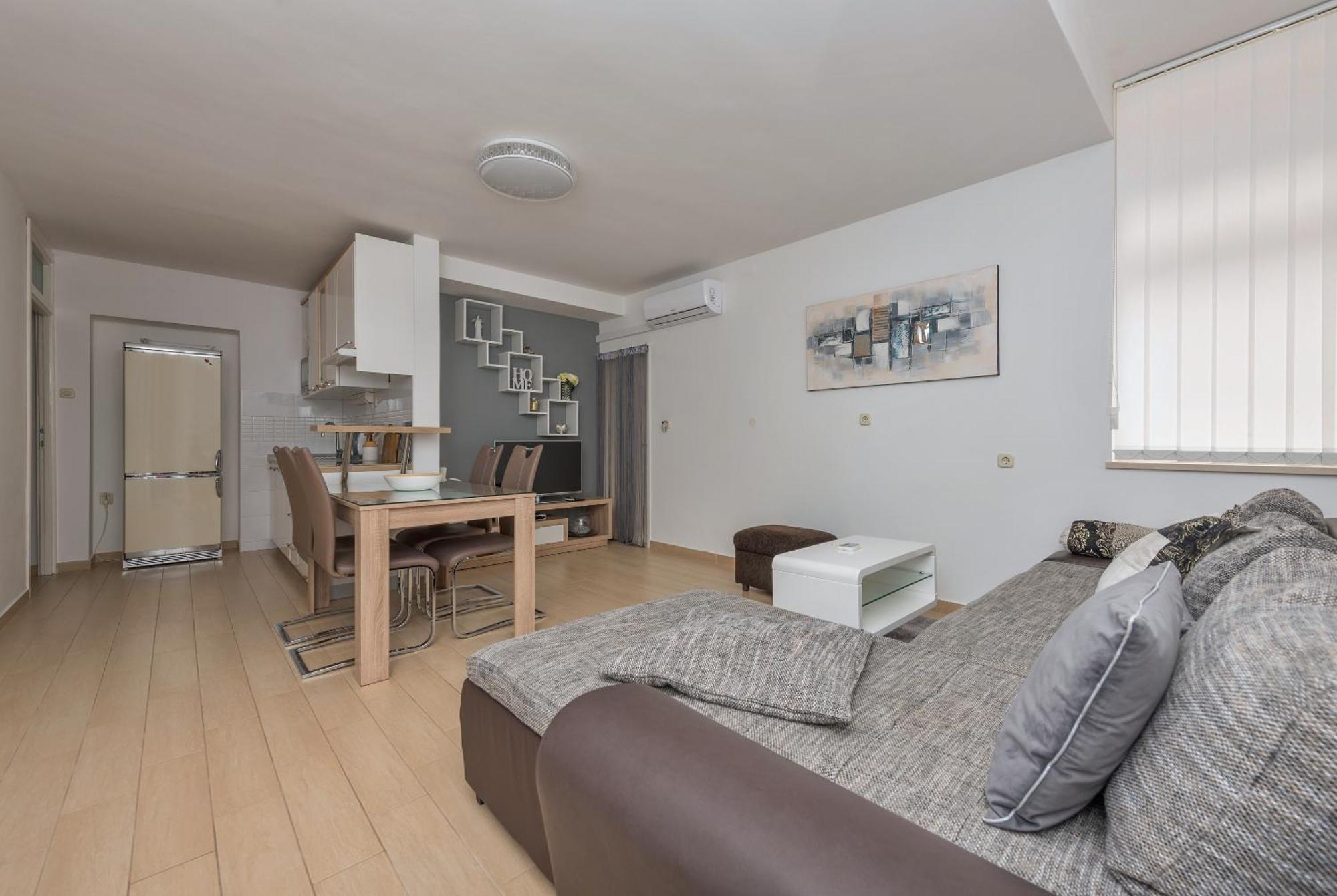 Apartmani Mona Макарська Екстер'єр фото